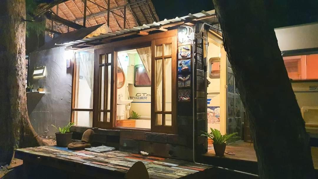 Maliblues Bed & Art Gallery Chumphon Bagian luar foto