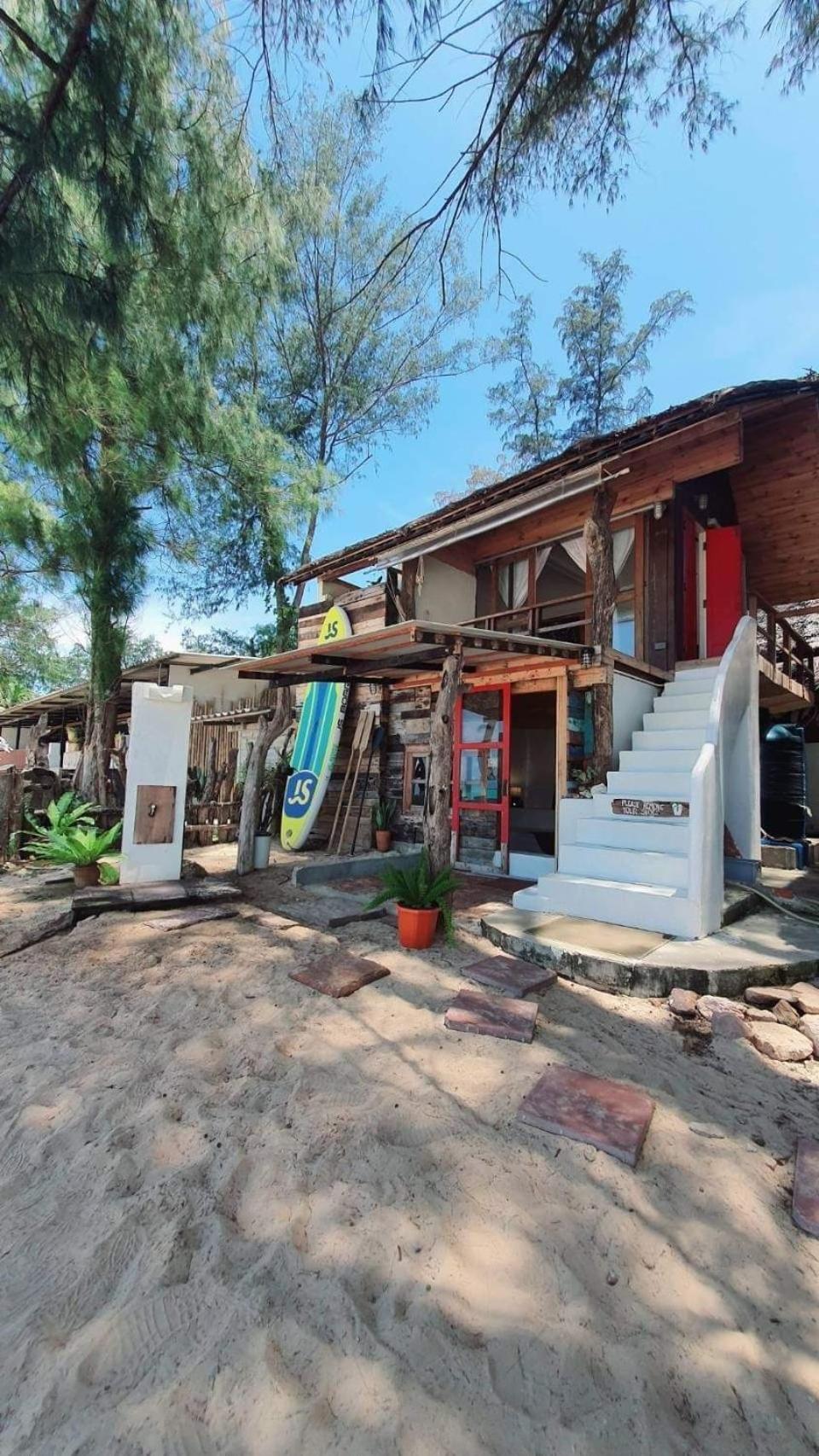 Maliblues Bed & Art Gallery Chumphon Bagian luar foto