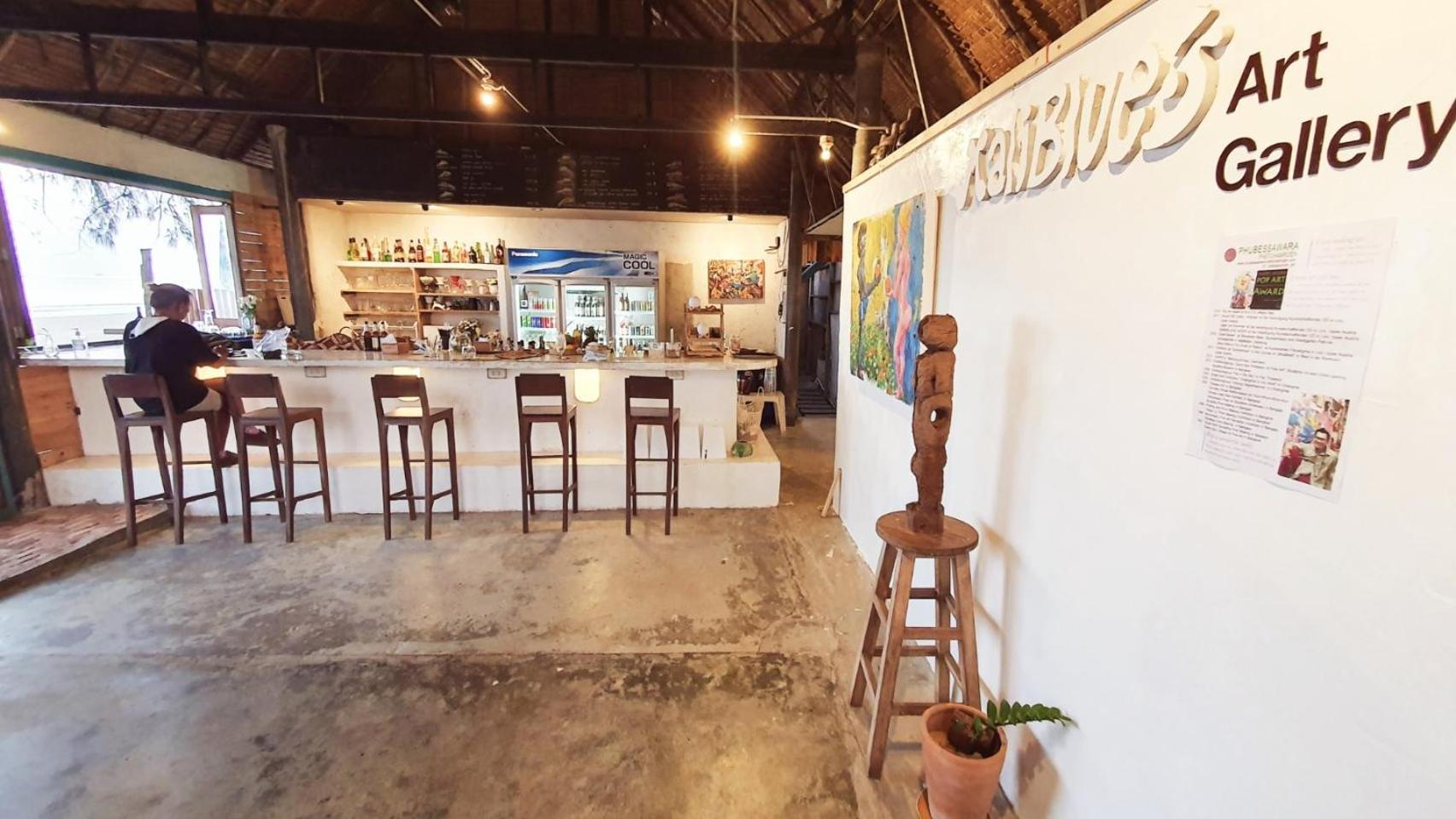 Maliblues Bed & Art Gallery Chumphon Bagian luar foto