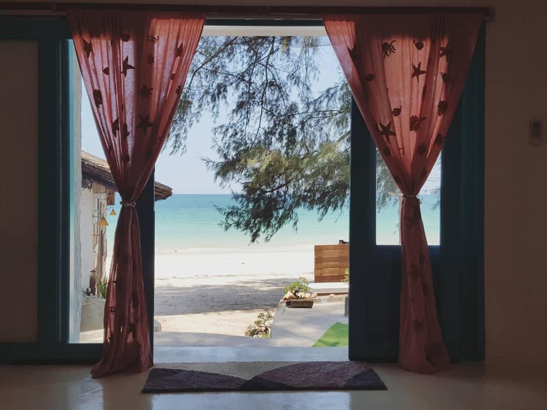 Maliblues Bed & Art Gallery Chumphon Bagian luar foto