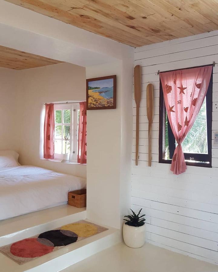 Maliblues Bed & Art Gallery Chumphon Bagian luar foto